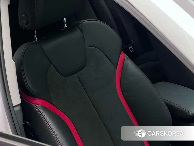 Audi Q2L id 4213979 из Китая 13