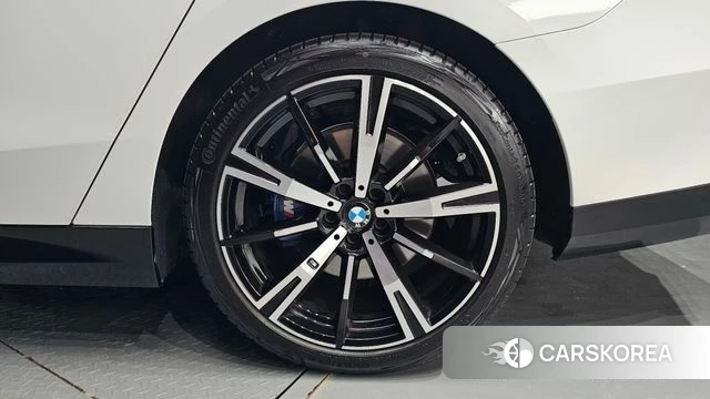 BMW 5 Series (G60) id 4571119 из Кореи 13