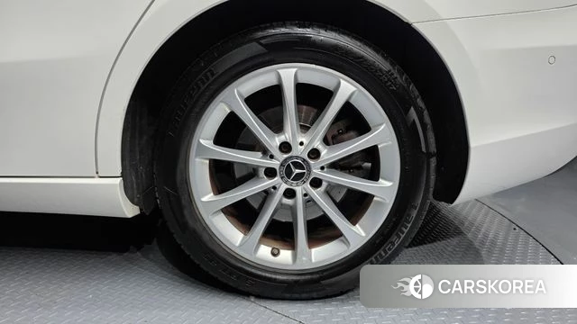 Mercedes-Benz A-Class W177 id 4519887 из Кореи 13
