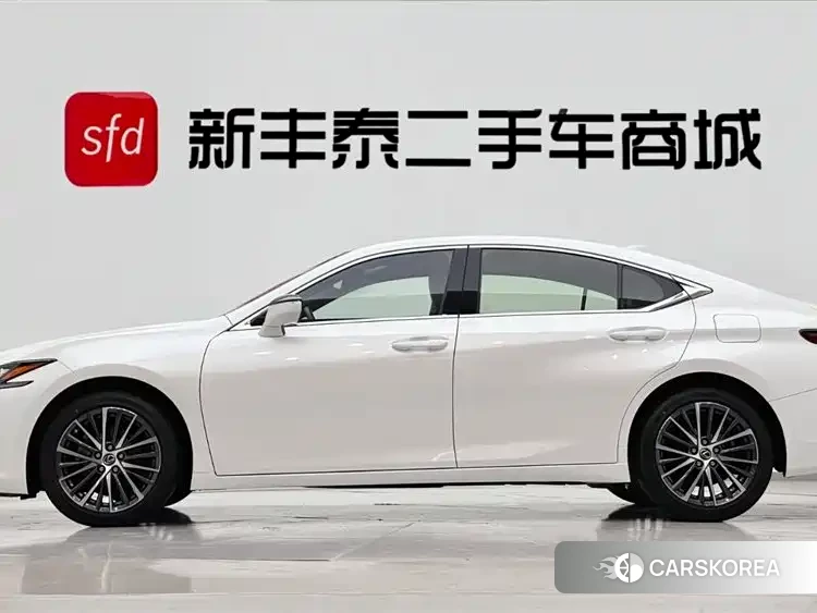 Lexus ES id 4539020 из Китая 13