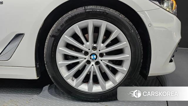 BMW 5 Series (G30) id 4900965 из Кореи 13