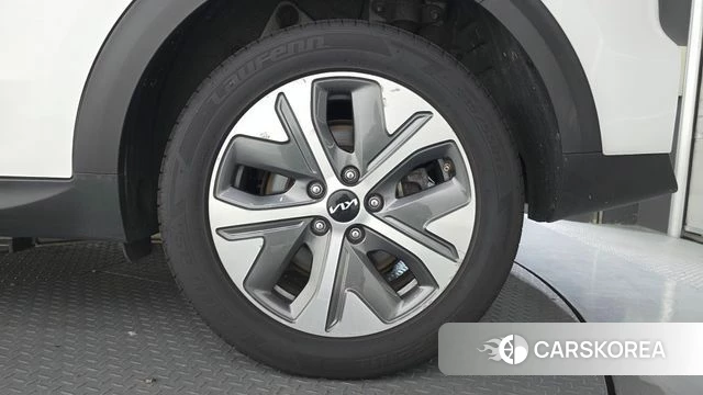 Kia Niro Plus id 4665935 из Кореи 13
