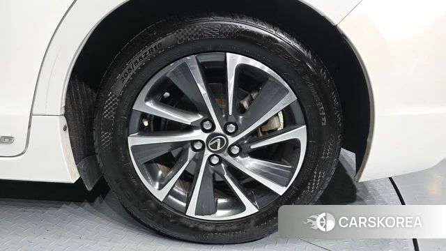 Lexus CT200h id 4435560 из Кореи 13