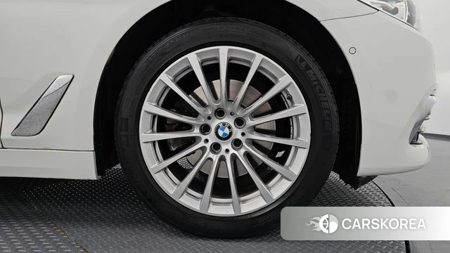 BMW 5 Series (G30) id 4683939 из Кореи 13