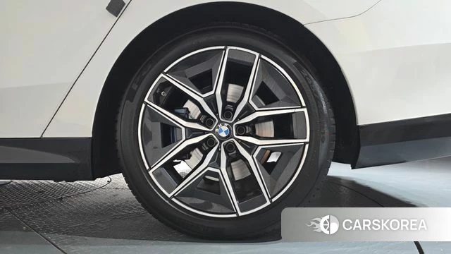 BMW 5 Series (G60) id 4749231 из Кореи 13