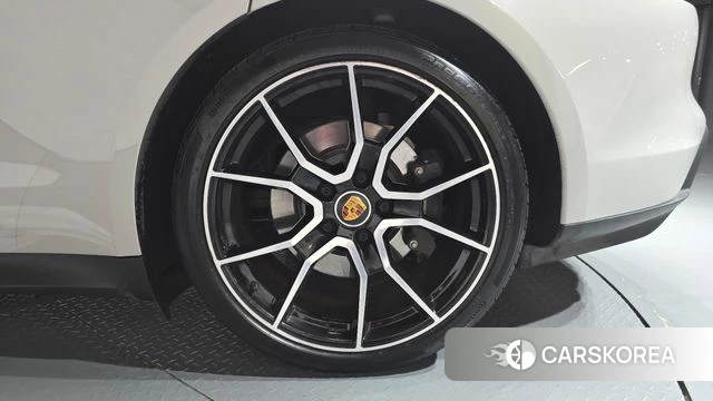 Porsche Taycan id 4223034 из Кореи 13