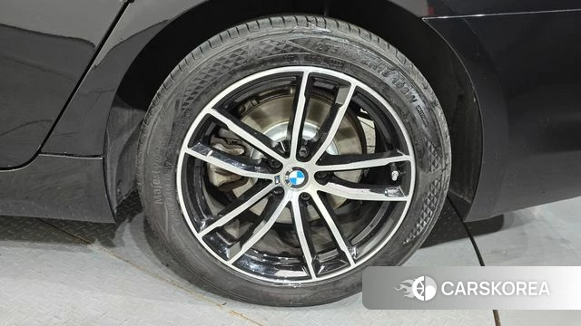 BMW 5 Series (G30) id 4203523 из Кореи 13