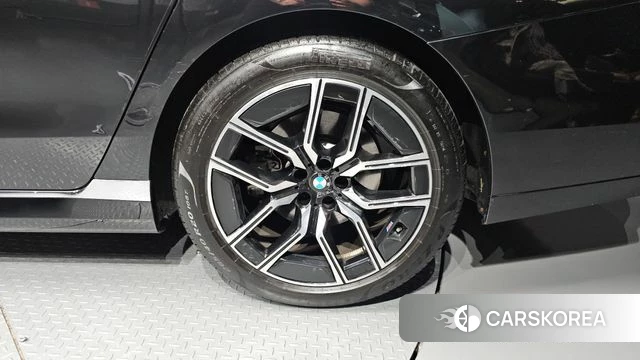BMW 7 Series (G70) id 4880291 из Кореи 13