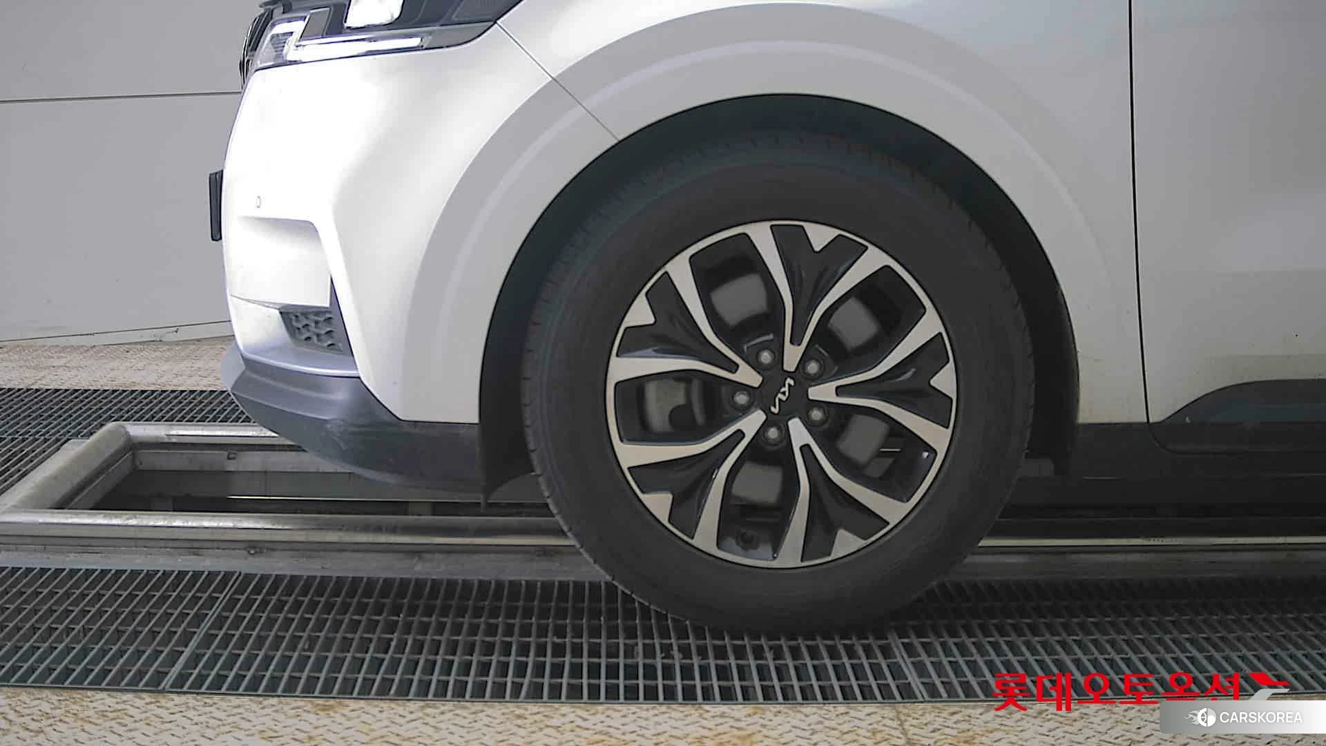 Kia Carnival id 4289542 из Кореи 13