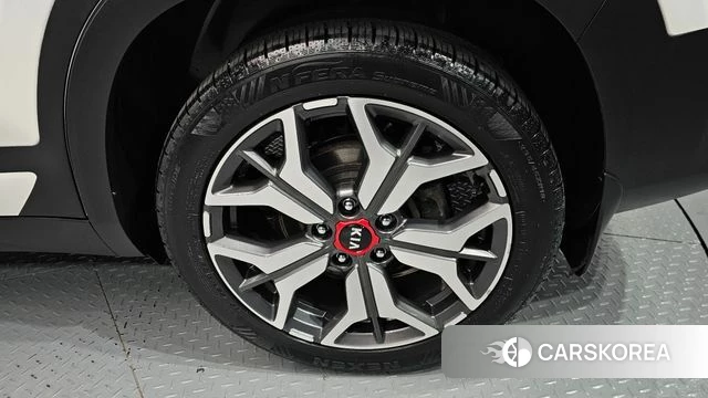 Kia Seltos id 4339302 из Кореи 13