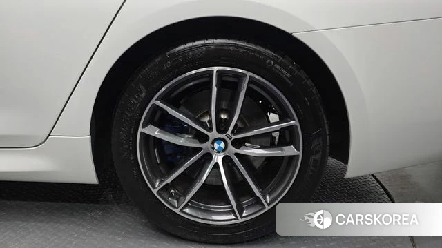 BMW 5 Series (G30) id 4361057 из Кореи 13