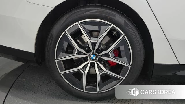 BMW 5 Series (G60) id 4421324 из Кореи 13