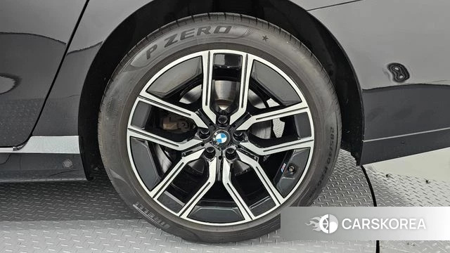 BMW 7 Series (G70) id 4382039 из Кореи 13