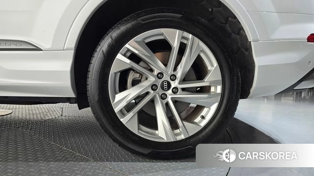 Audi Q7 (4M) id 4687934 из Кореи 13