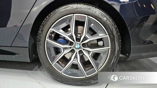 BMW 5 Series (G60) id 4280676 из Кореи 13
