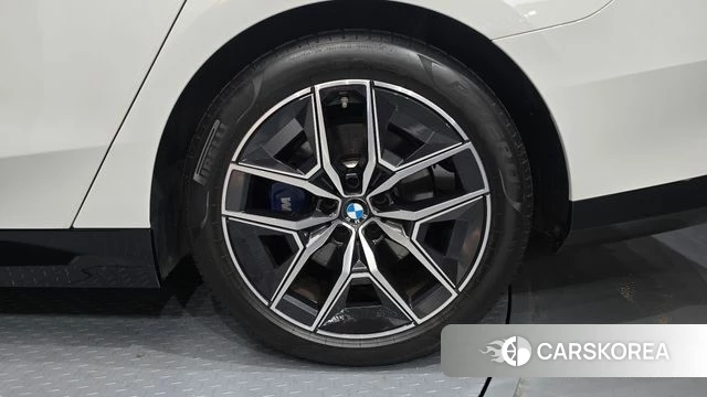 BMW 5 Series (G60) id 4853755 из Кореи 13