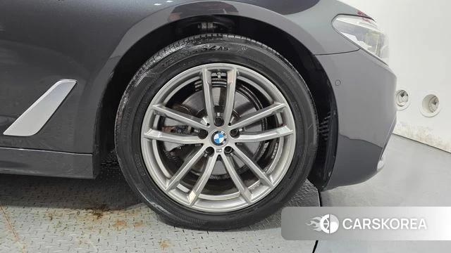 BMW 5 Series (G30) id 4677314 из Кореи 13
