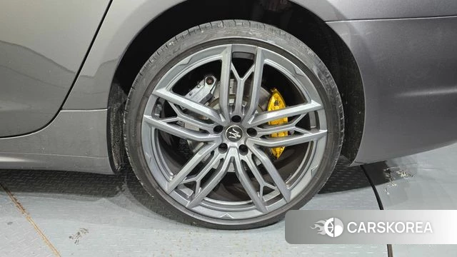 Maserati Quattroporte id 4768708 из Кореи 13