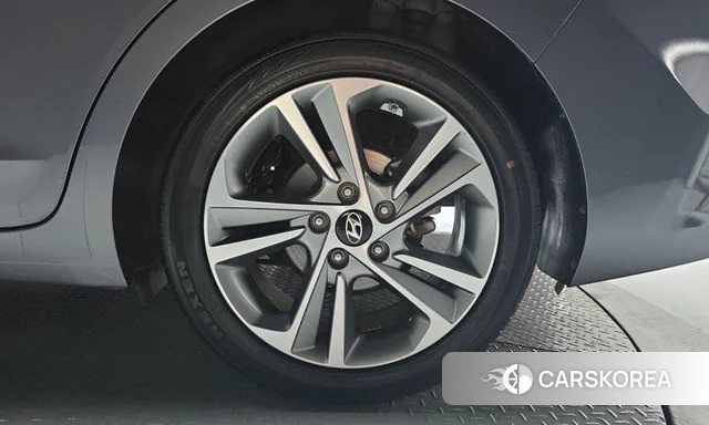 Hyundai Avante AD id 4944281 из Кореи 13