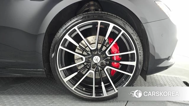 Maserati Ghibli id 4721896 из Кореи 13