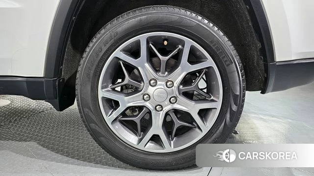 Jeep Grand Cherokee id 4268941 из Кореи 13