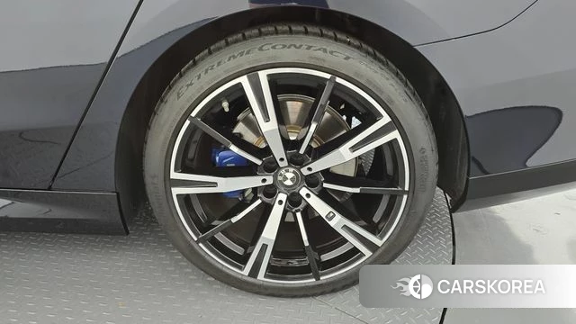 BMW 5 Series (G60) id 4701050 из Кореи 13