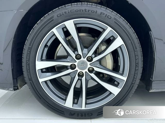 Audi A6L id 4272347 из Китая 13