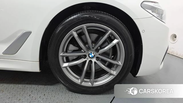 BMW 5 Series (G30) id 4873506 из Кореи 13