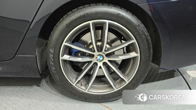 BMW 5 Series (G30) id 4917602 из Кореи 13