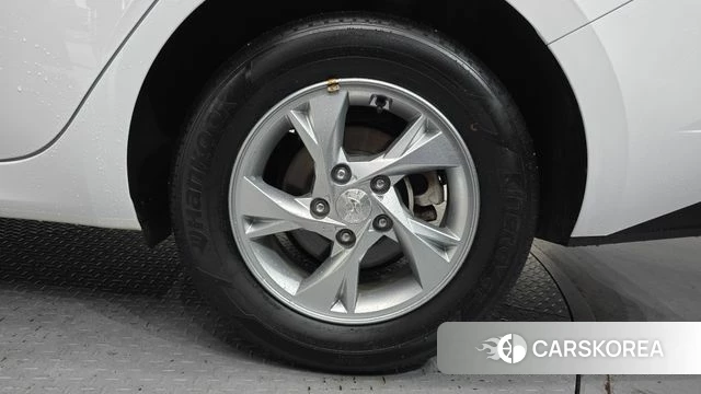 Hyundai Avante (CN7) id 4383001 из Кореи 13