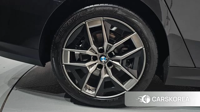 BMW 5 Series (G60) id 4612240 из Кореи 13