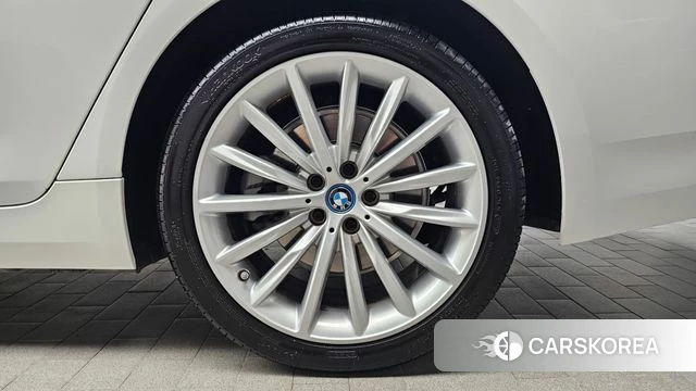 BMW 5 Series (G30) id 4753372 из Кореи 13