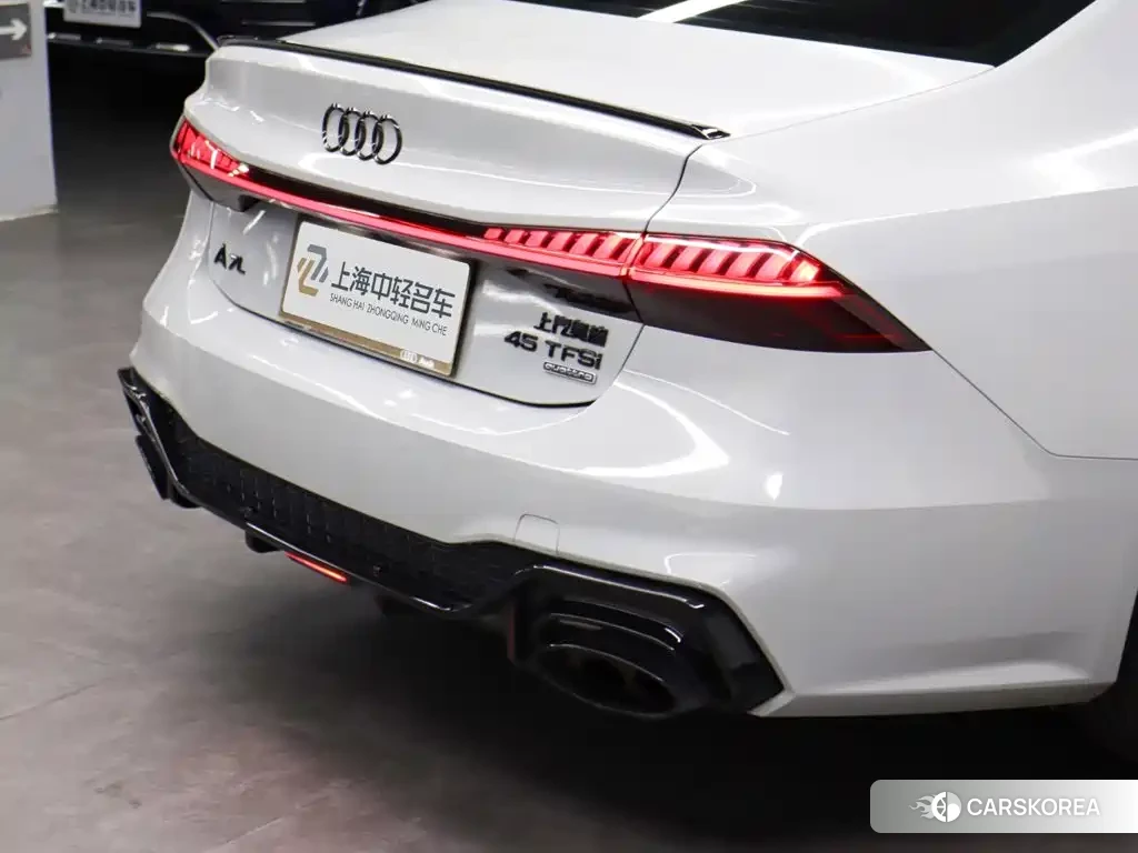 Audi A7L id 4622693 из Китая 13