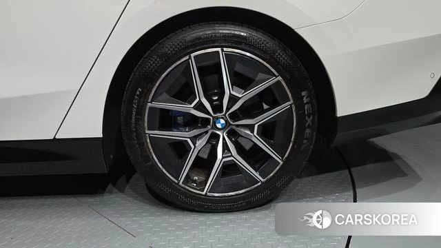 BMW 5 Series (G60) id 4834553 из Кореи 13