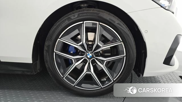 BMW 5 Series (G60) id 4474352 из Кореи 13