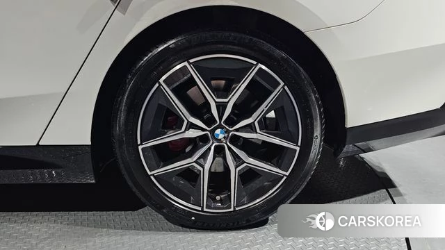 BMW 5 Series (G60) id 4442670 из Кореи 13