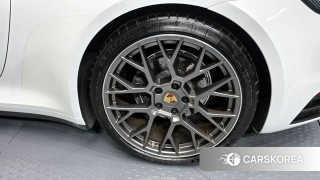 Porsche 911(992) id 4304171 из Кореи 13