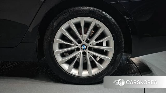 BMW 5 Series (G30) id 4525457 из Кореи 13