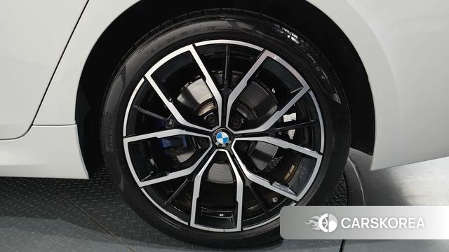 BMW 5 Series (G30) id 4283804 из Кореи 13