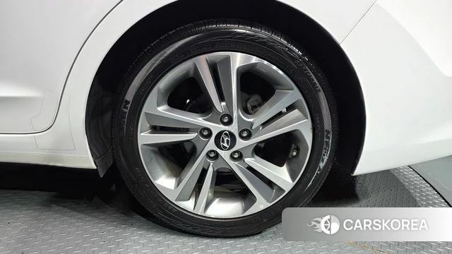 Hyundai Avante AD id 4520965 из Кореи 13