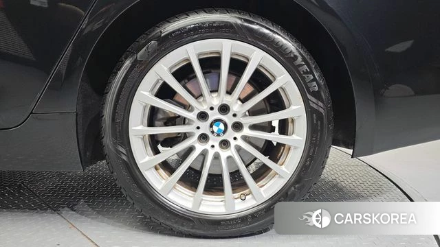BMW 5 Series (G30) id 4594998 из Кореи 13