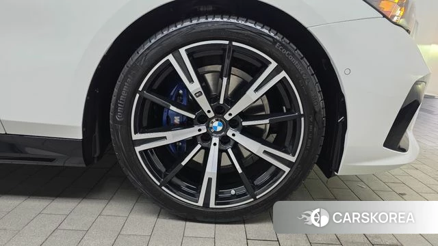 BMW 5 Series (G60) id 4499646 из Кореи 13