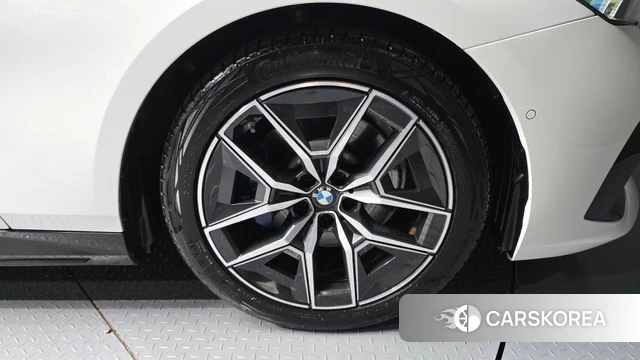BMW 5 Series (G60) id 4590580 из Кореи 13