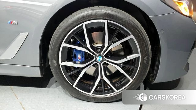 BMW 5 Series (G30) id 4401063 из Кореи 13