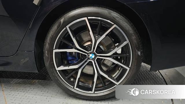 BMW 5 Series (G30) id 4500179 из Кореи 13