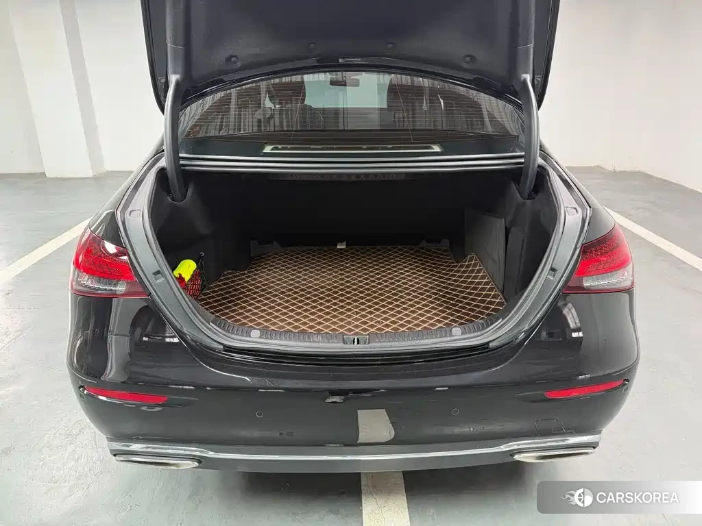 Mercedes-Benz E-Class id 4649298 из Китая 13