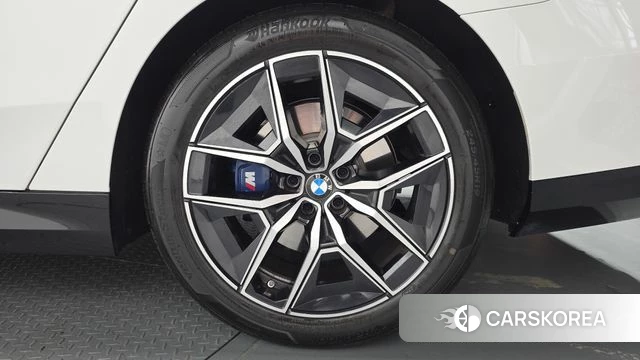 BMW 5 Series (G60) id 4229841 из Кореи 13