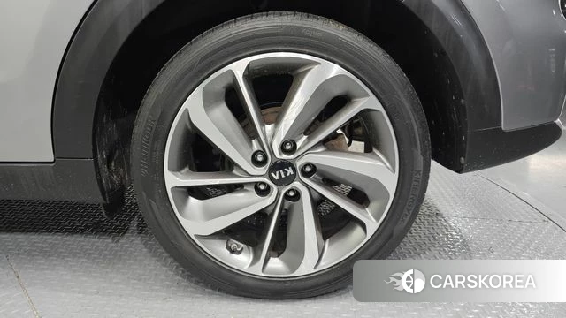 Kia Niro id 4551735 из Кореи 13