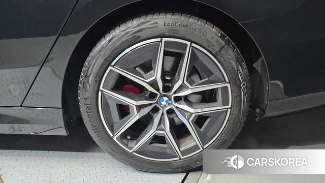 BMW 5 Series (G60) id 4634937 из Кореи 13