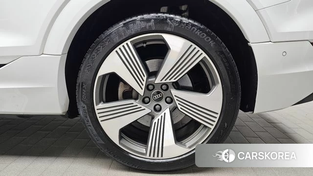 Audi e-Tron id 4636795 из Кореи 13